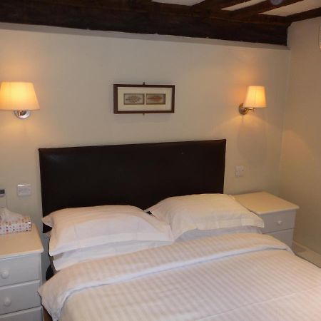 The George Hotel Henfield Exterior photo