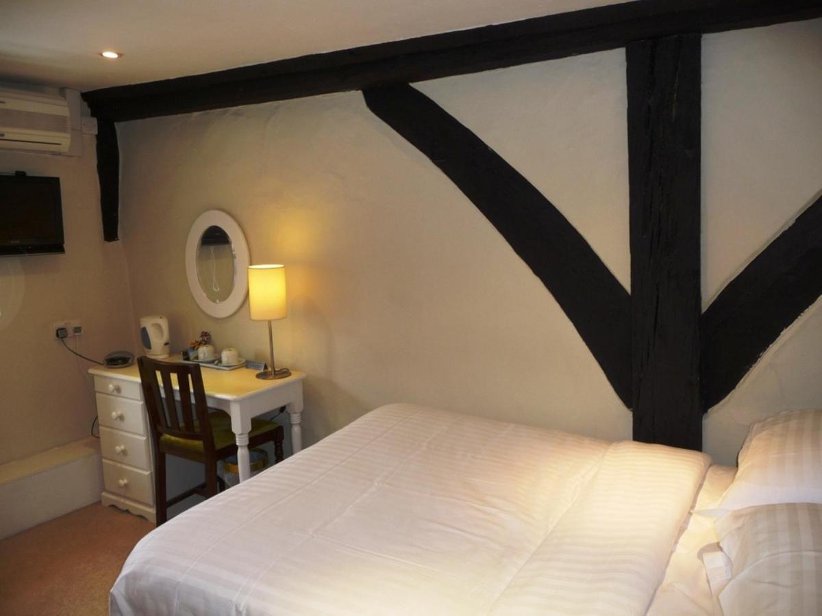 The George Hotel Henfield Room photo